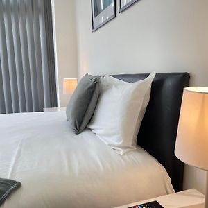 4 Bedroom 2 Bathroom Shared House - Near Bhx And Nec